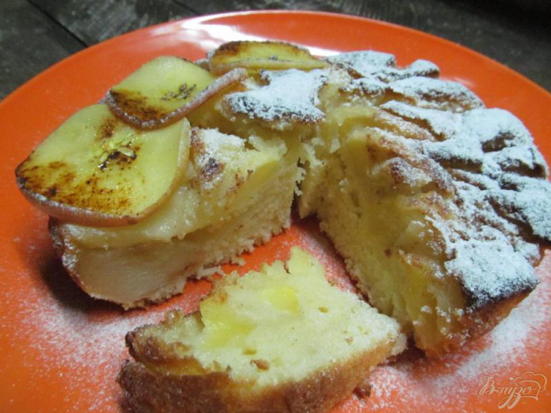 Фото приготовление рецепта: Домашний яблочный пирог шаг №8