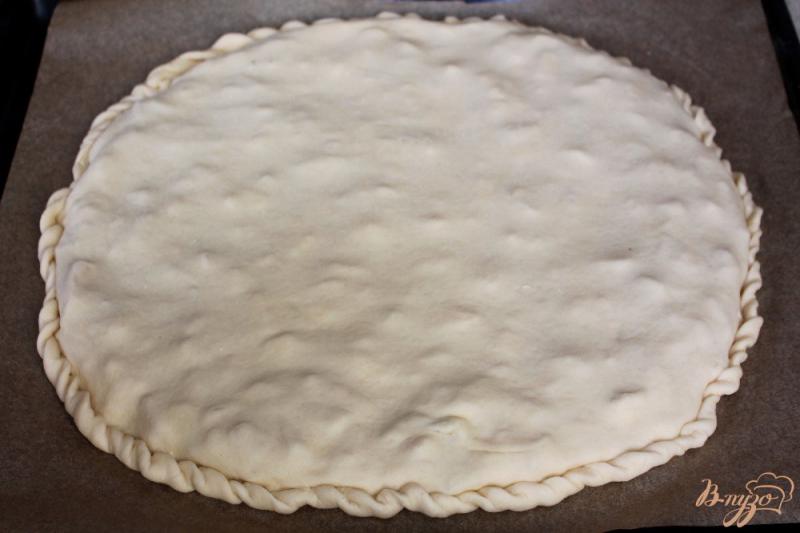 Фото приготовление рецепта: Дрожжевой пирог с яблоками и корицей шаг №8