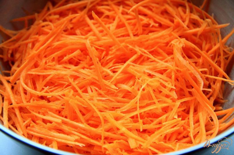 Фото приготовление рецепта: Салат из моркови и свеклы по-корейски шаг №1
