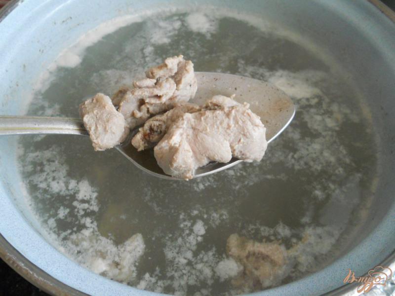 Фото приготовление рецепта: Суп со свининой и баклажанами шаг №2