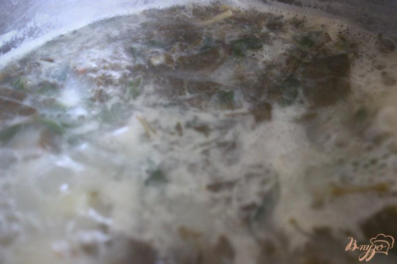 Фото приготовление рецепта: Суп-пюре со щавелем и шпинатом шаг №6