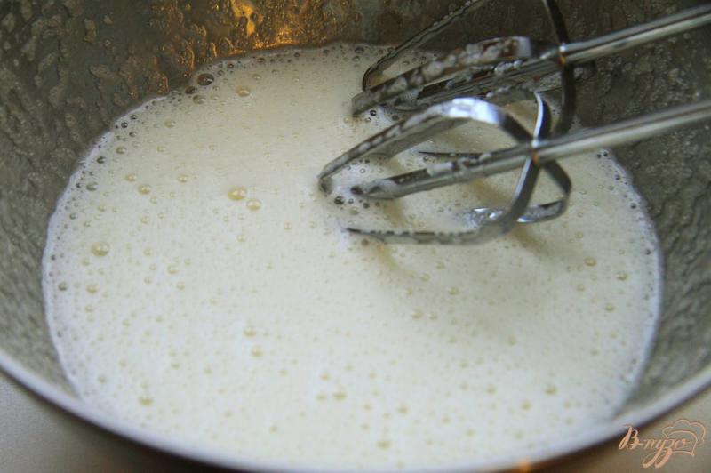 Фото приготовление рецепта: Медовый пирог на кефире шаг №1