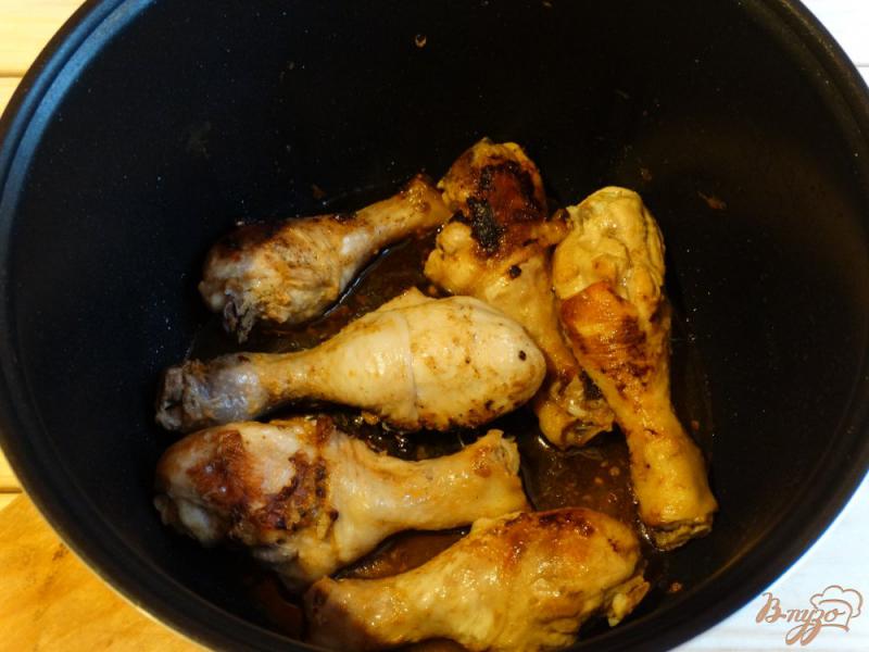 Фото приготовление рецепта: Куриные голени в горчично-чесночном маринаде шаг №5