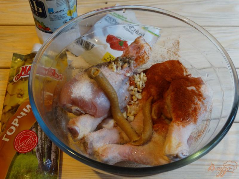 Фото приготовление рецепта: Куриные голени в горчично-чесночном маринаде шаг №2