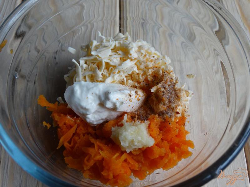 Фото приготовление рецепта: Морковно-сырная бутербродная намазка шаг №3