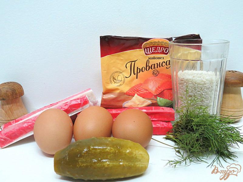 Фото приготовление рецепта: Салат из крабовых палочек шаг №1