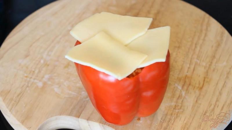Фото приготовление рецепта: Фаршированный перец с картофелем фри шаг №2
