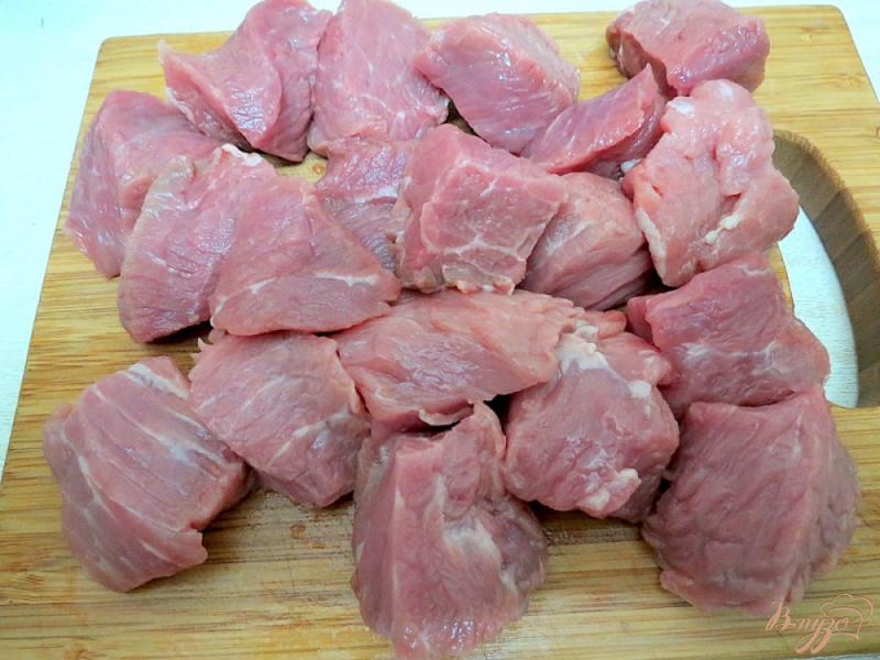 Фото приготовление рецепта: Свинина с острым перцем и аджикой шаг №1