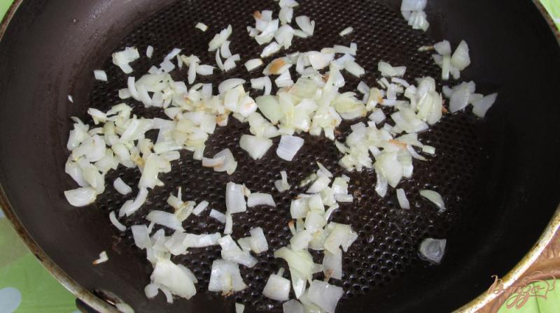 Фото приготовление рецепта: Печень в соусе из плавленного сырка шаг №1
