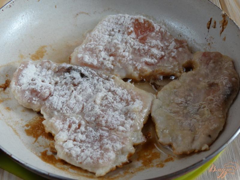 Фото приготовление рецепта: Отбивные из куриной грудки в кляре шаг №6