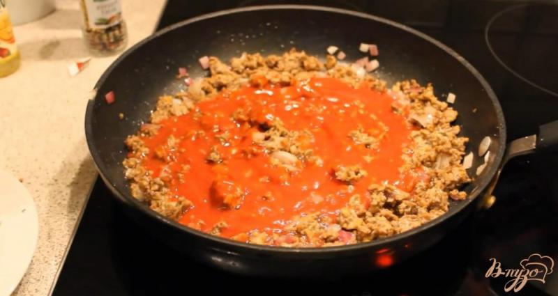 Фото приготовление рецепта: Макароны с соевым мясом и специями шаг №3