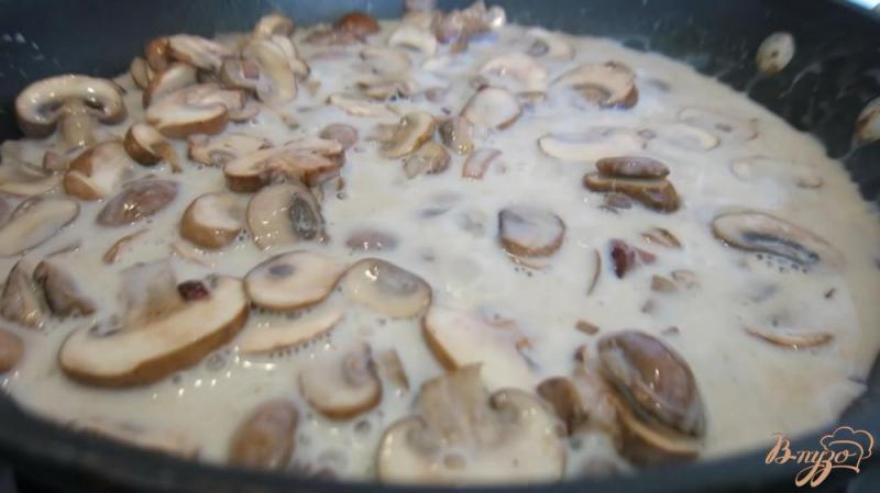 Фото приготовление рецепта: Отварная картошечка со свеклой и грибами шаг №2