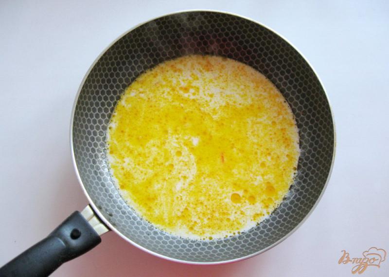 Фото приготовление рецепта: Куриные тефтели с моцареллой в сливочном соусе шаг №6