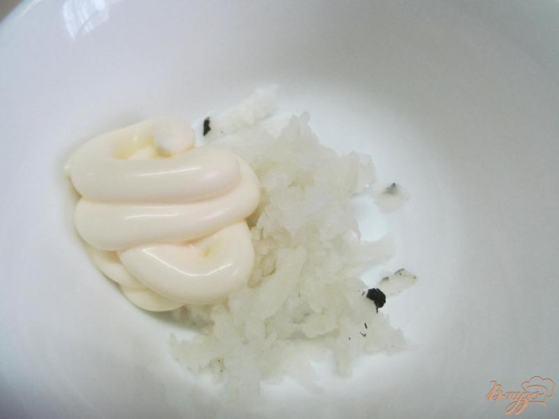 Фото приготовление рецепта: Теплый салат из омлета и цветной капустой шаг №5