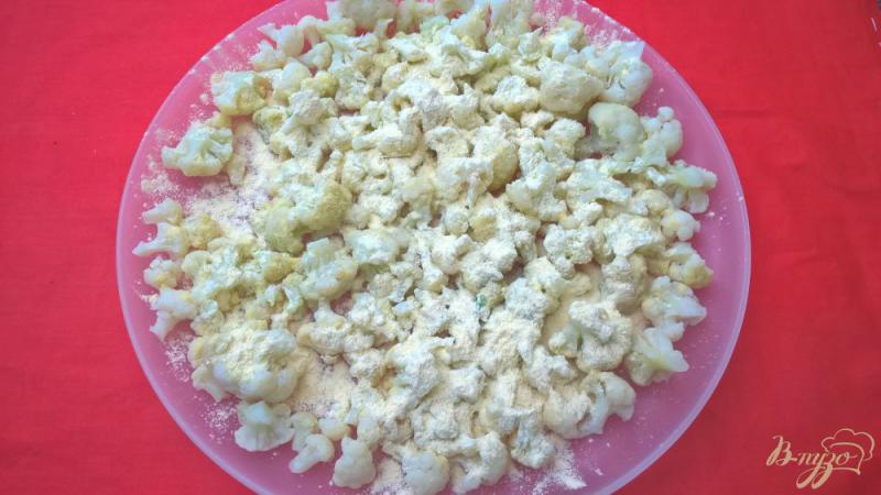 Фото приготовление рецепта: Цветная капуста в яйце шаг №2