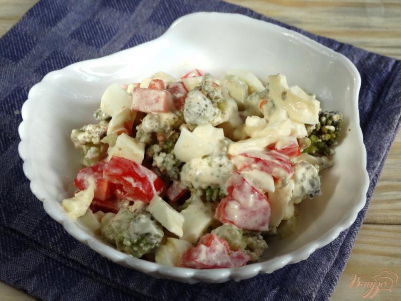 Фото приготовление рецепта: Салат с капустой романеско и яйцами шаг №5
