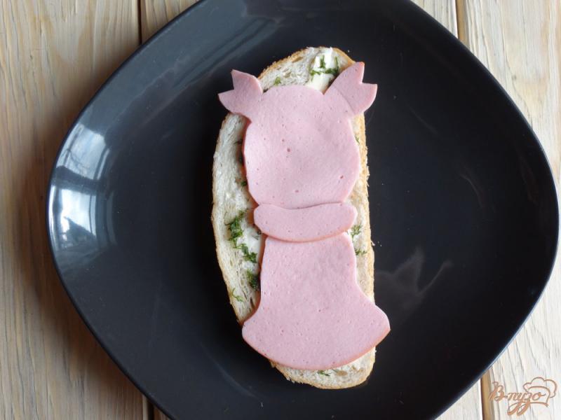 Фото приготовление рецепта: Детский бутерброд Лунтик шаг №3