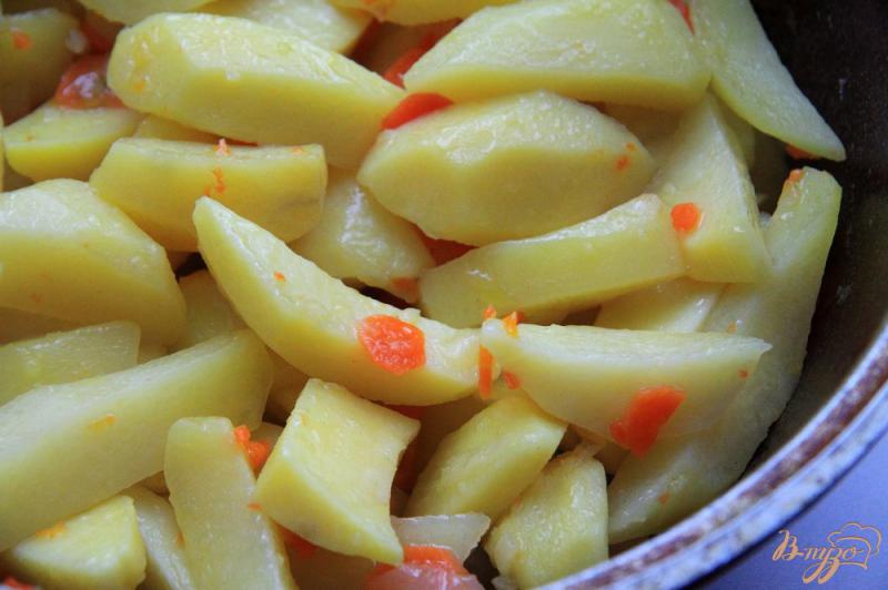 Фото приготовление рецепта: Манджа с картофелем и зеленой фасолью шаг №3