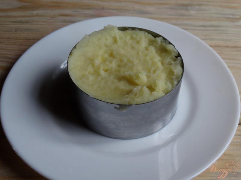 Фото приготовление рецепта: Картофельное пюре с сырным соусом шаг №7