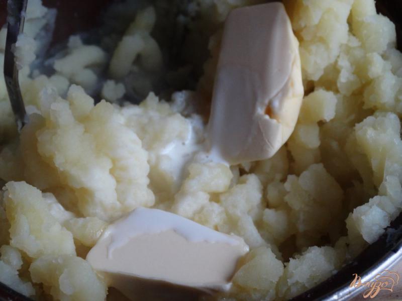 Фото приготовление рецепта: Картофельное пюре с сырным соусом шаг №3