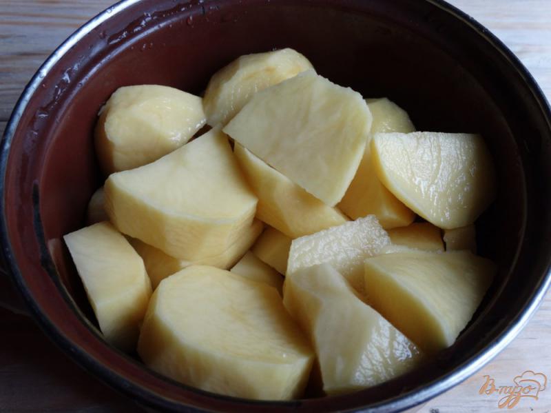 Фото приготовление рецепта: Картофельное пюре с сырным соусом шаг №1