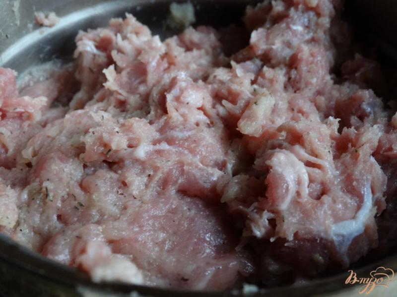 Фото приготовление рецепта: Котлеты из свинины и картофеля шаг №4