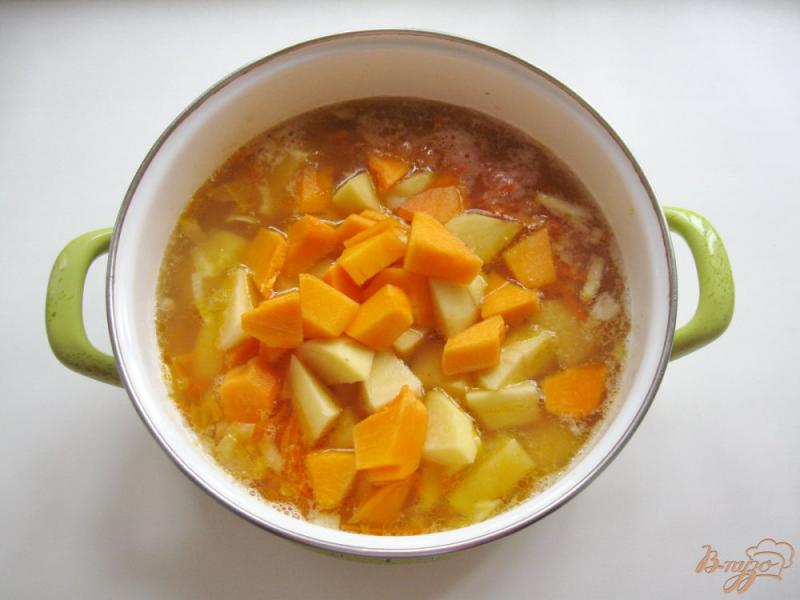 Фото приготовление рецепта: Гороховый суп с тыквой шаг №5