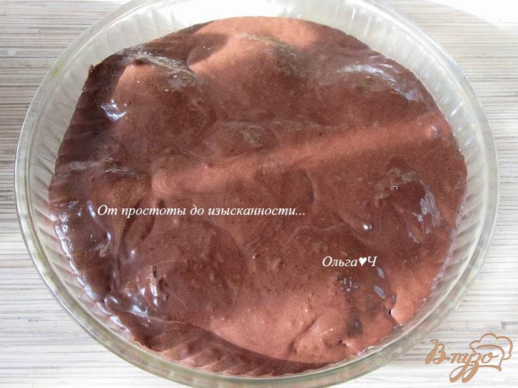 Фото приготовление рецепта: Шоколадный пирог с творожно-кокосовыми шариками шаг №7