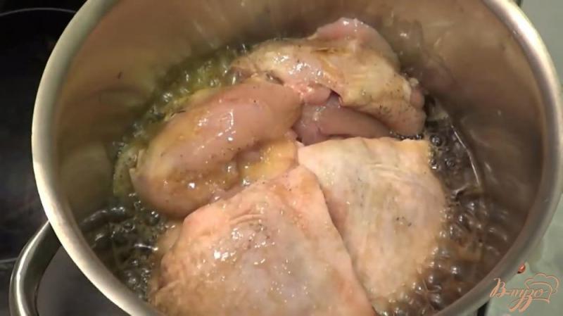 Фото приготовление рецепта: Курица с кока-колой шаг №4