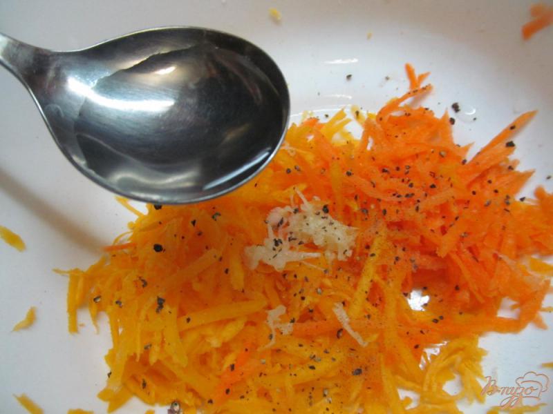 Фото приготовление рецепта: Морковный салат с тыквой шаг №2