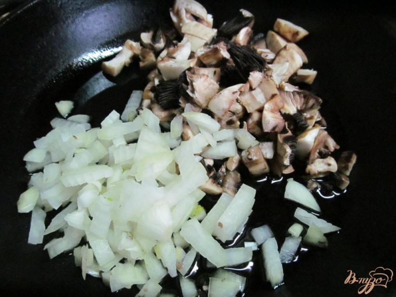 Фото приготовление рецепта: Котлеты из гречки с грибами и курицей шаг №1