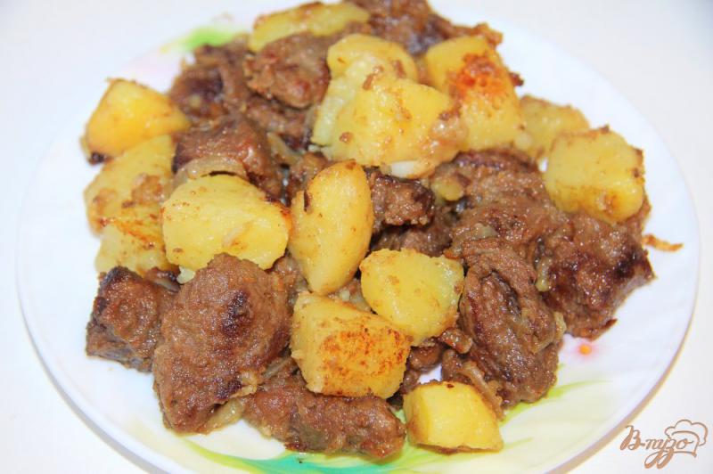 Фото приготовление рецепта: Жареная говядина с отварным картофелем шаг №7