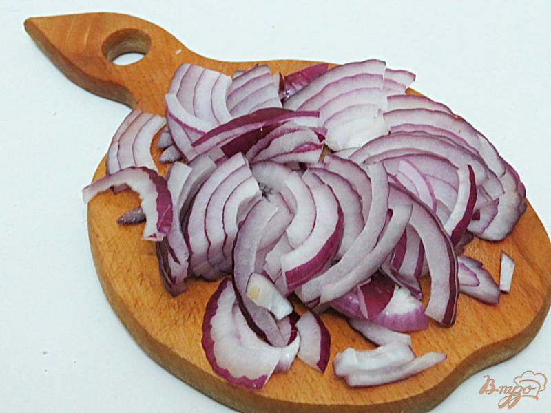 Фото приготовление рецепта: Гречневая каша с помидорами, луком и перцем. шаг №2