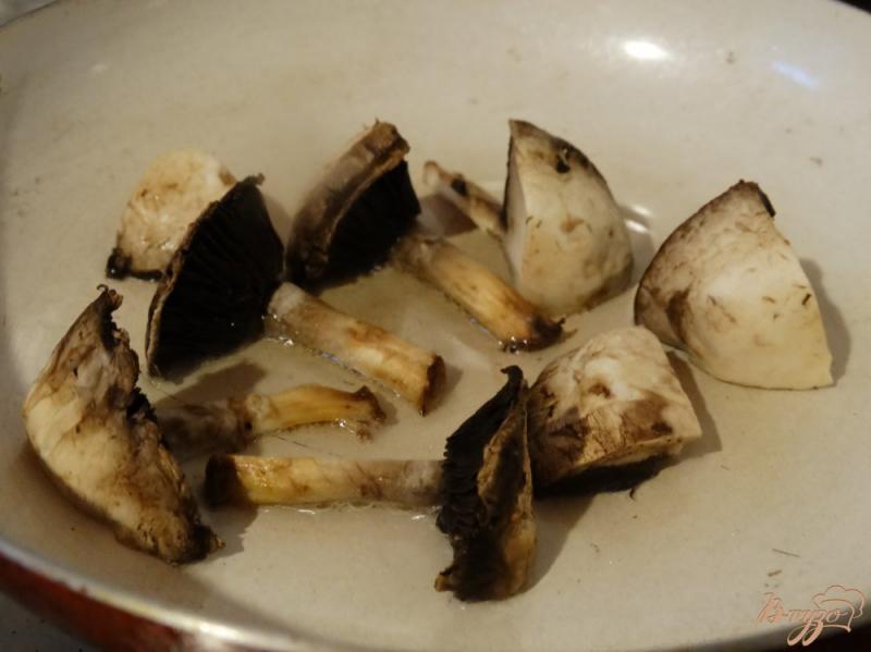 Фото приготовление рецепта: Закуска с баклажанами и грибами шаг №6