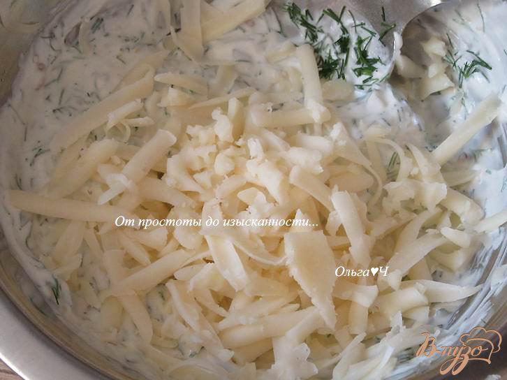 Фото приготовление рецепта: Курица в сметанно-сырном соусе с базиликом шаг №2