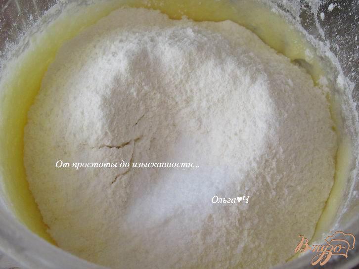 Фото приготовление рецепта: Простейший пирог с вишней шаг №2