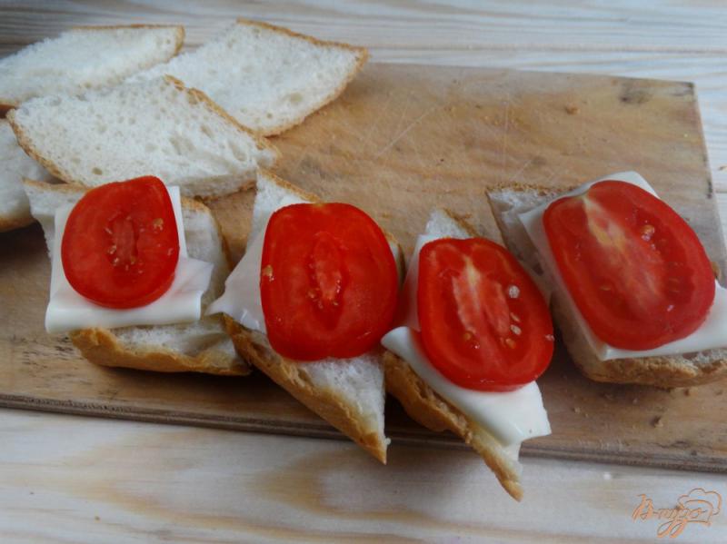 Фото приготовление рецепта: Сендвич в стиле Капрезе шаг №3