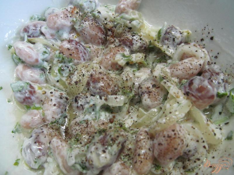 Фото приготовление рецепта: Салат из фасоли с арахисом шаг №5