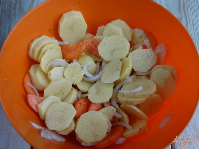 Фото приготовление рецепта: Картофель со скумбрией в мультиварке шаг №2