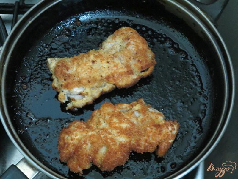 Фото приготовление рецепта: Курица жареная в панировке шаг №6