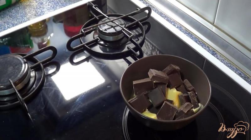 Фото приготовление рецепта: Пирожное шоколадный вулкан шаг №2