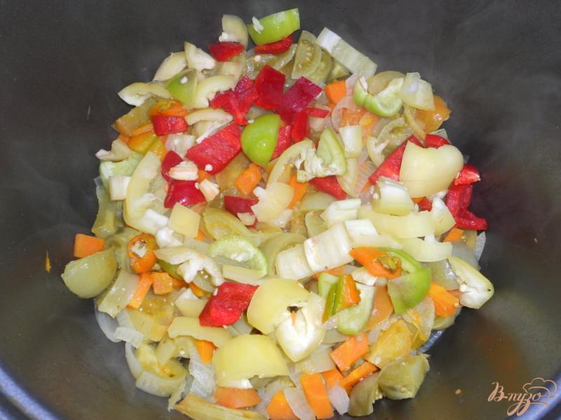 Фото приготовление рецепта: Овощная икра с зелеными помидорами в мультиварке шаг №5