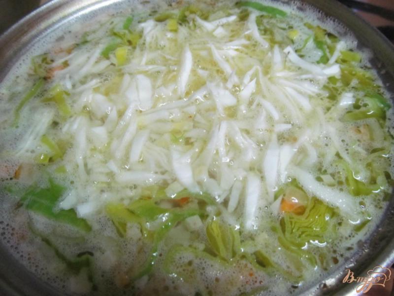 Фото приготовление рецепта: Суп с капустой шаг №7