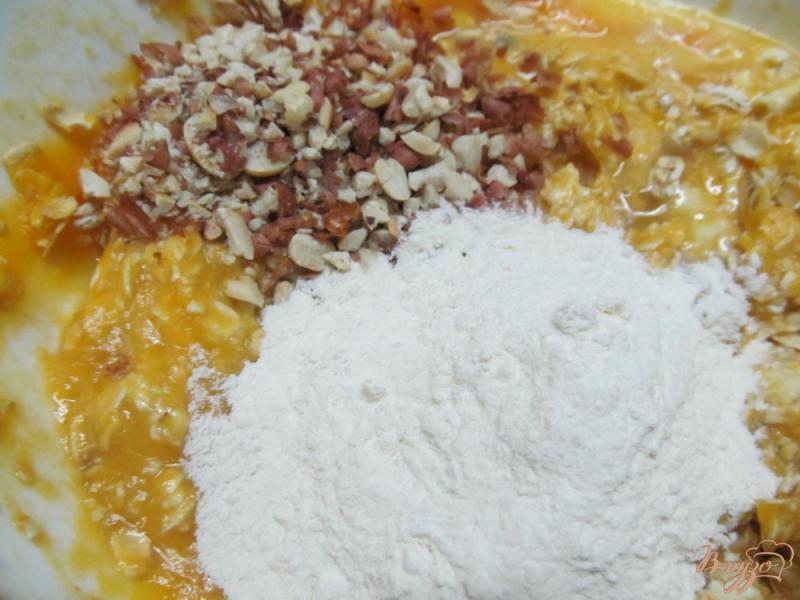 Фото приготовление рецепта: Овсяное печенье с тыквой и арахисом шаг №3