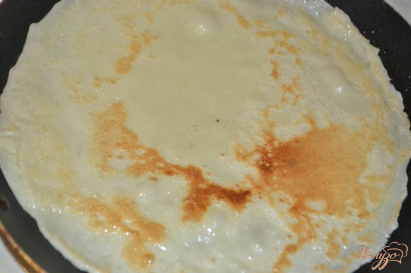 Фото приготовление рецепта: Блины фаршированные сырно-мясной начинкой шаг №2