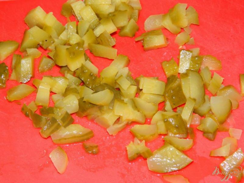 Фото приготовление рецепта: Салат из пекинской капусты с горошком шаг №4
