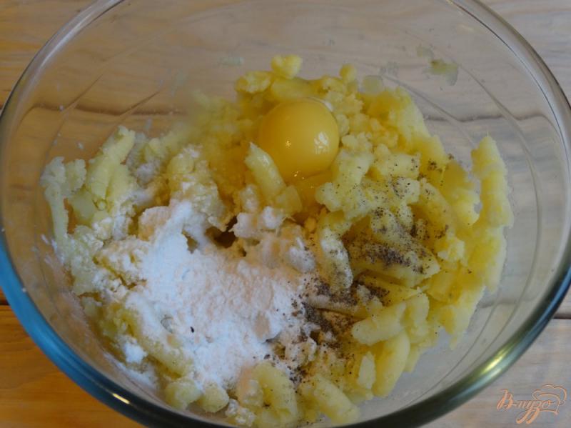 Фото приготовление рецепта: Картофельные зразы с сыром шаг №2