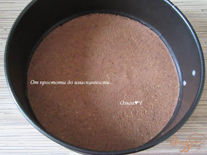 Фото приготовление рецепта: Торт-мусс «Два шоколада с личи» шаг №4