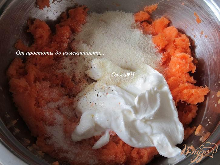 Фото приготовление рецепта: Морковная запеканка с сыром шаг №2