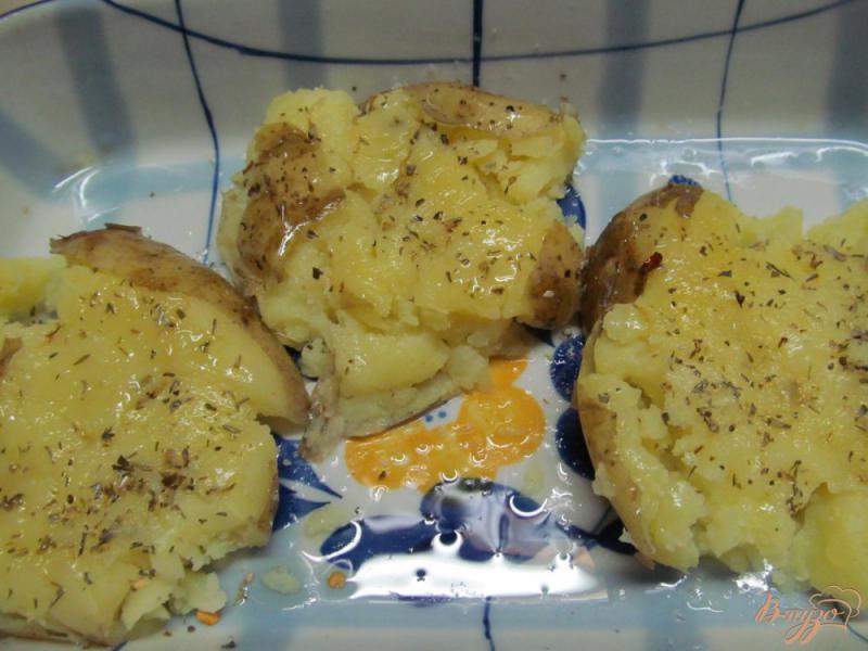 Фото приготовление рецепта: Картофель под соусом шаг №1